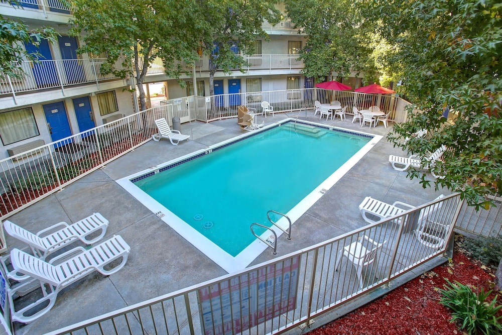 Motel6 Sunnyvale, CA - North 51/60
