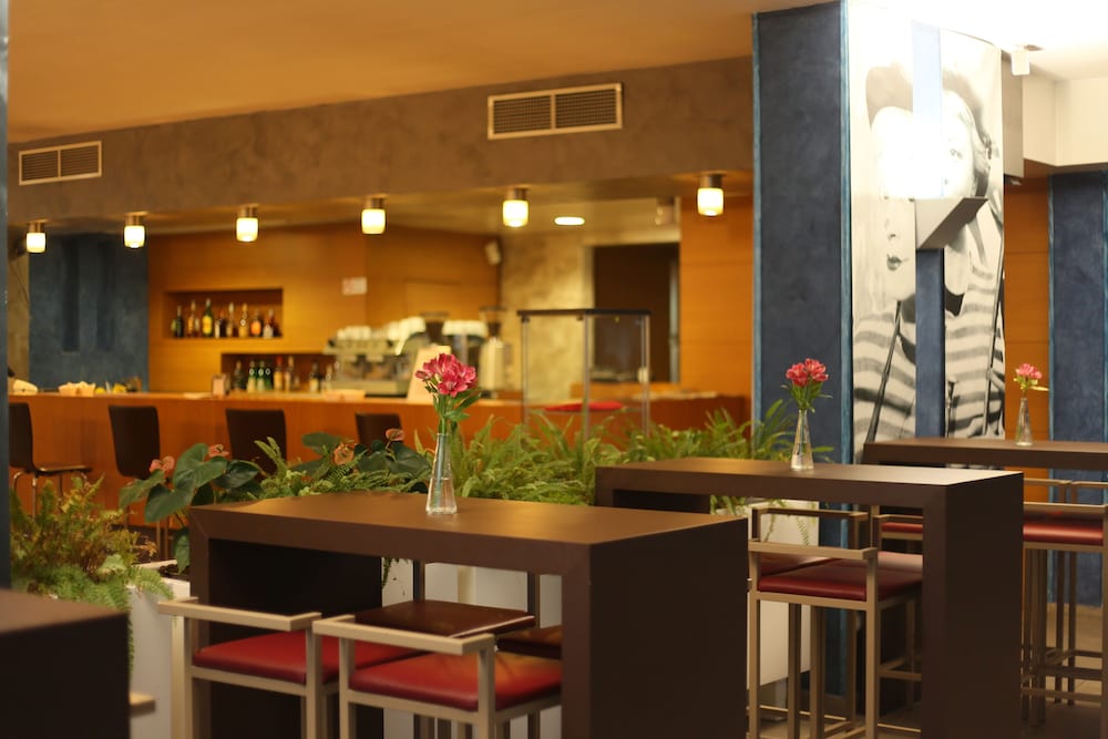 restaurant-cafeteria