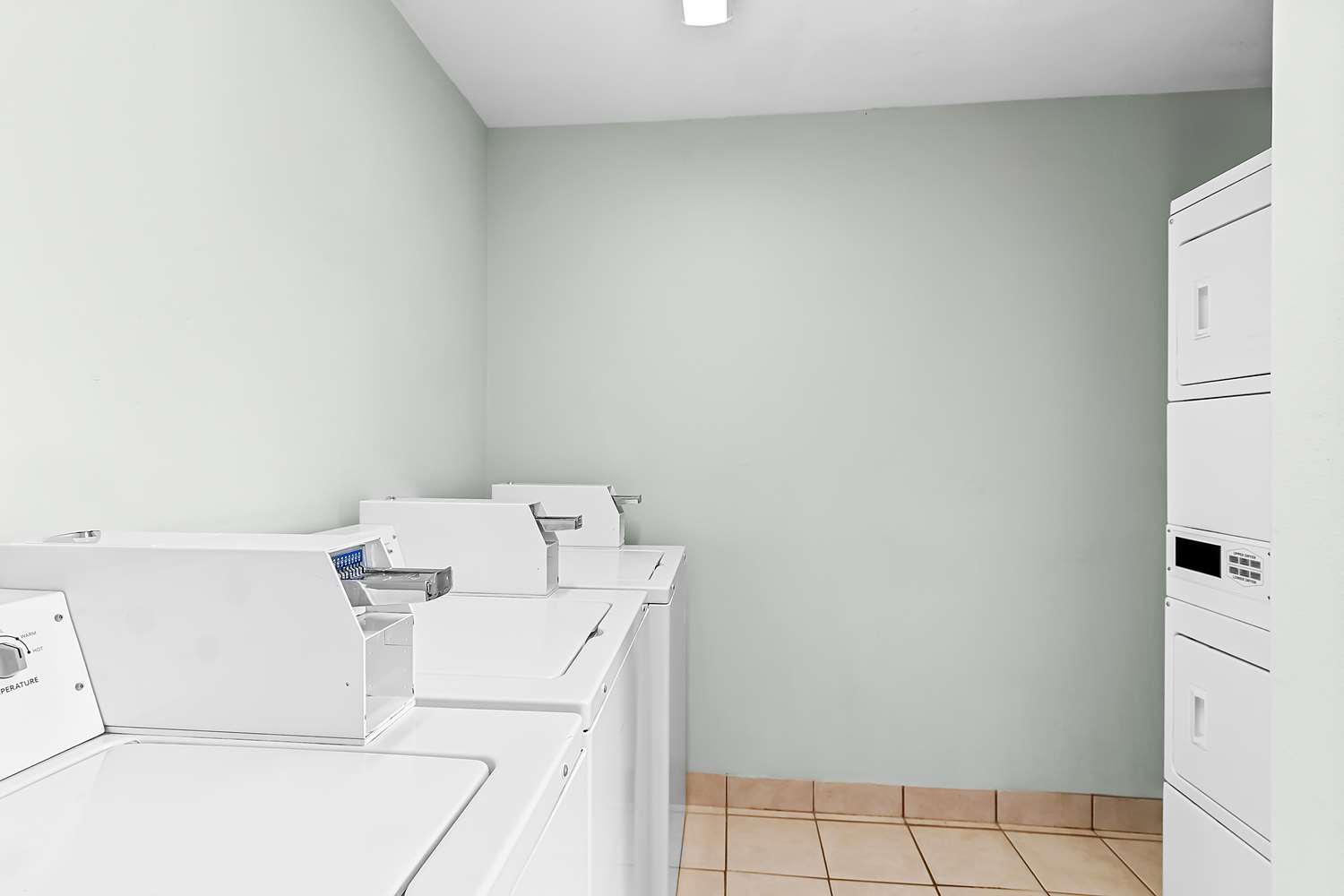 SureStay Studio by Best Western Pensacola 13/13