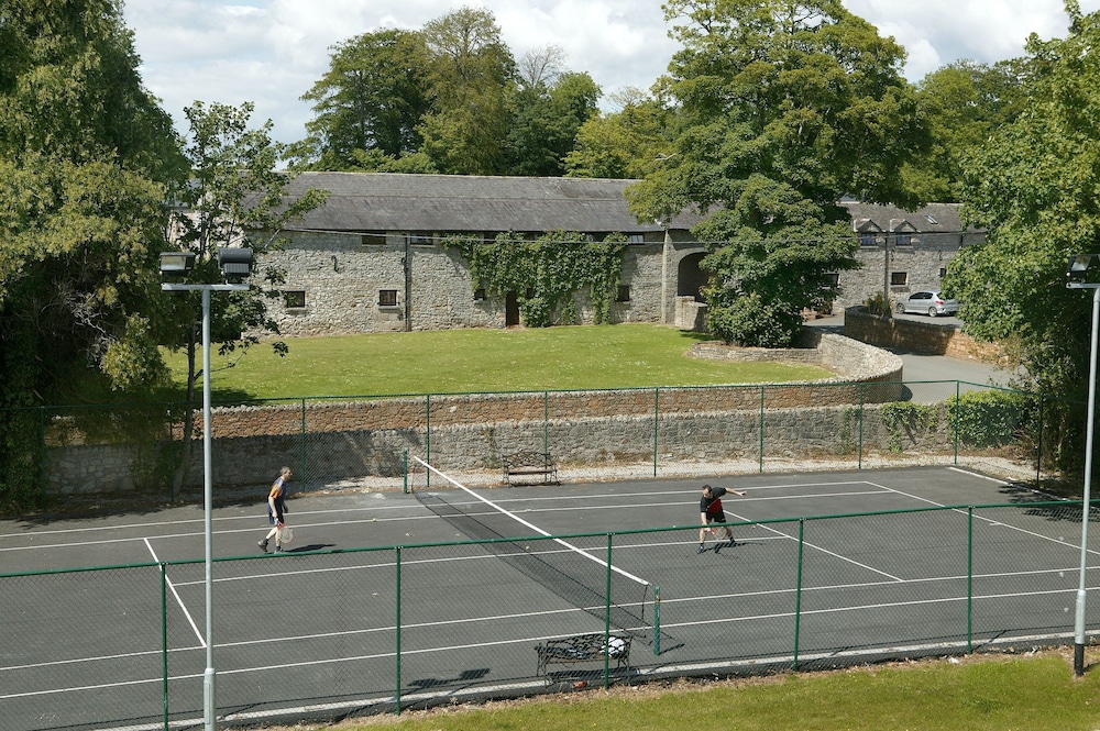 Cabra Castle Hotel 24/50