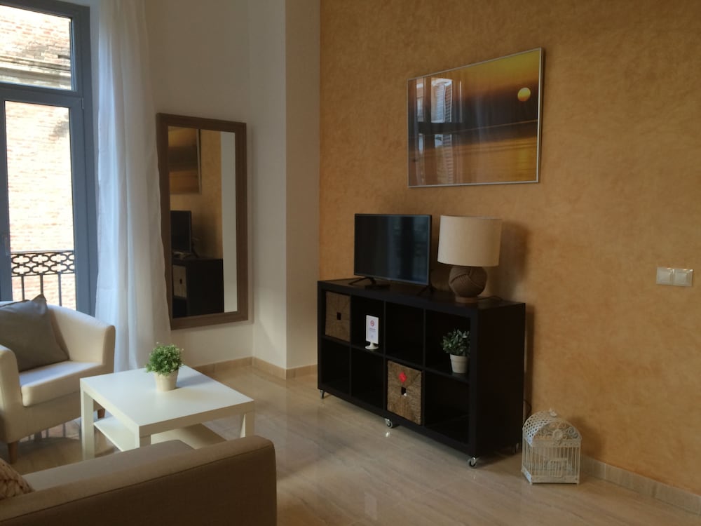 Life Apartments Alameda Colon 42/58