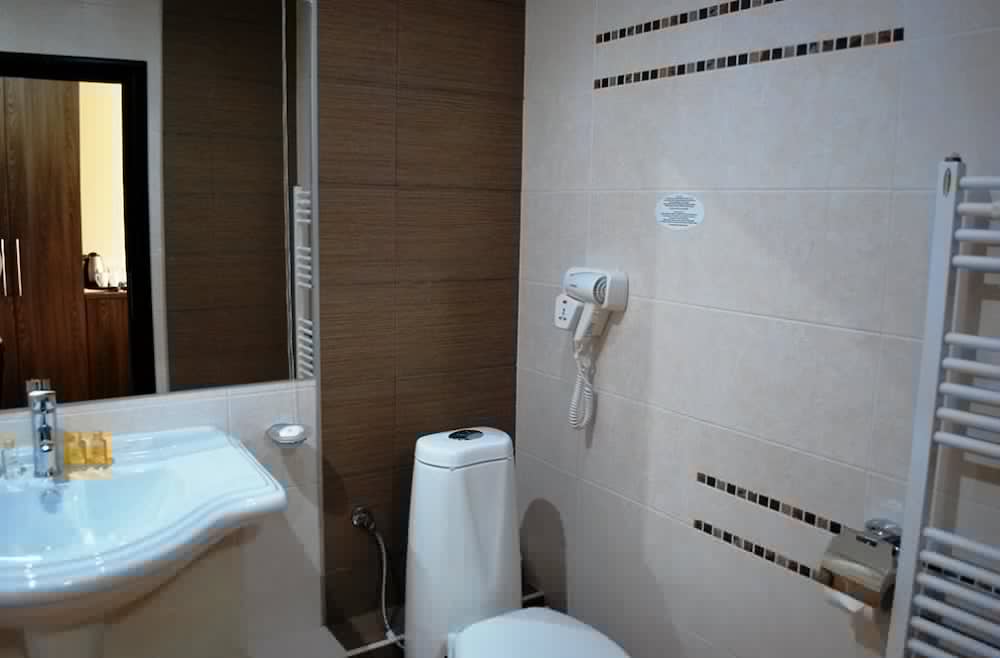 HOTEL COMPLEX ZARA RESORT & SPA 52/54