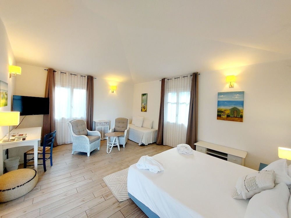 Junior Suite, Studio, Queen Bed