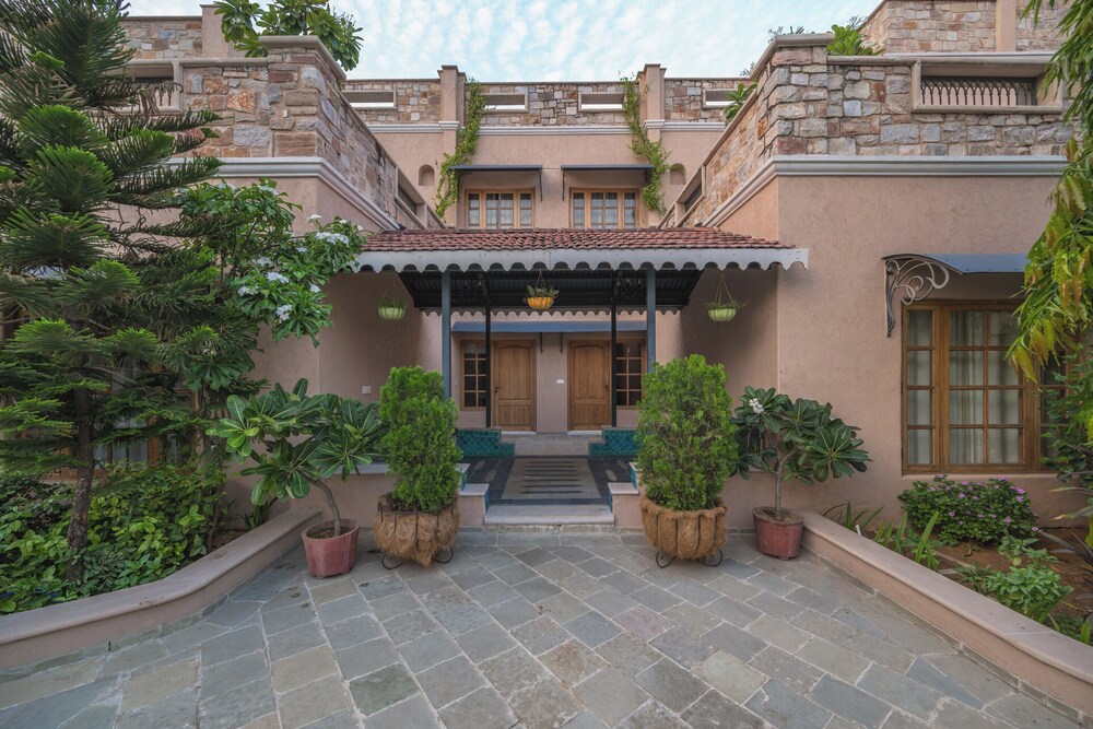 Niravi Jaipur 3/50