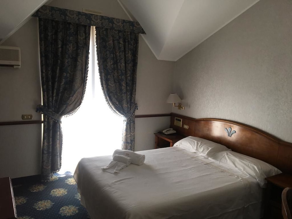 Hotel della Ville 20/55