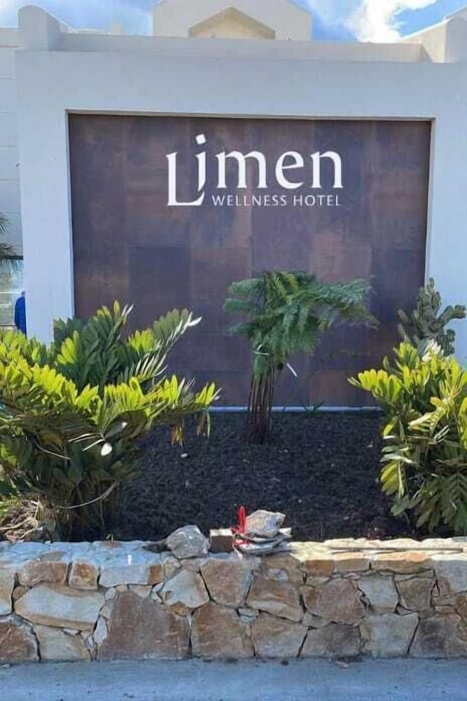 Limen Wellness Hotel in CAMPOFELICE DI ROCCELLA