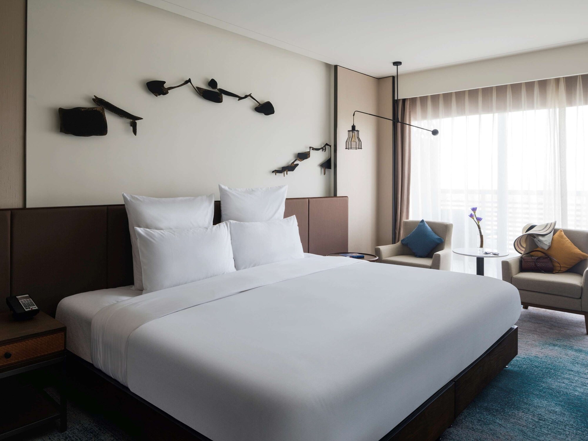 SUPERIOR, KING BED