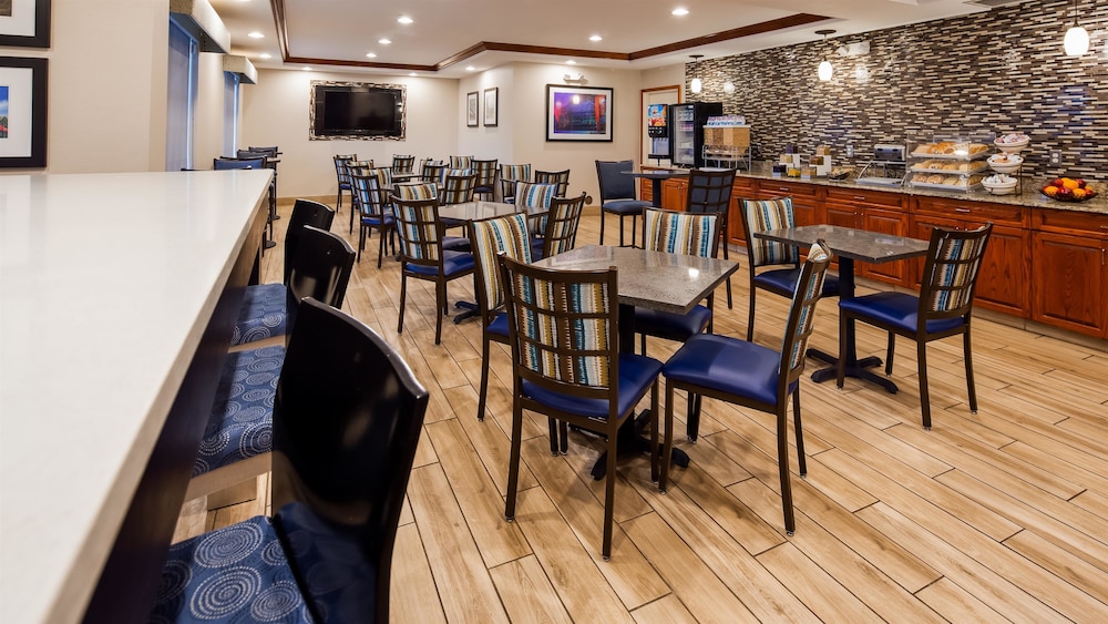 Executive Inn & Suites 31/39