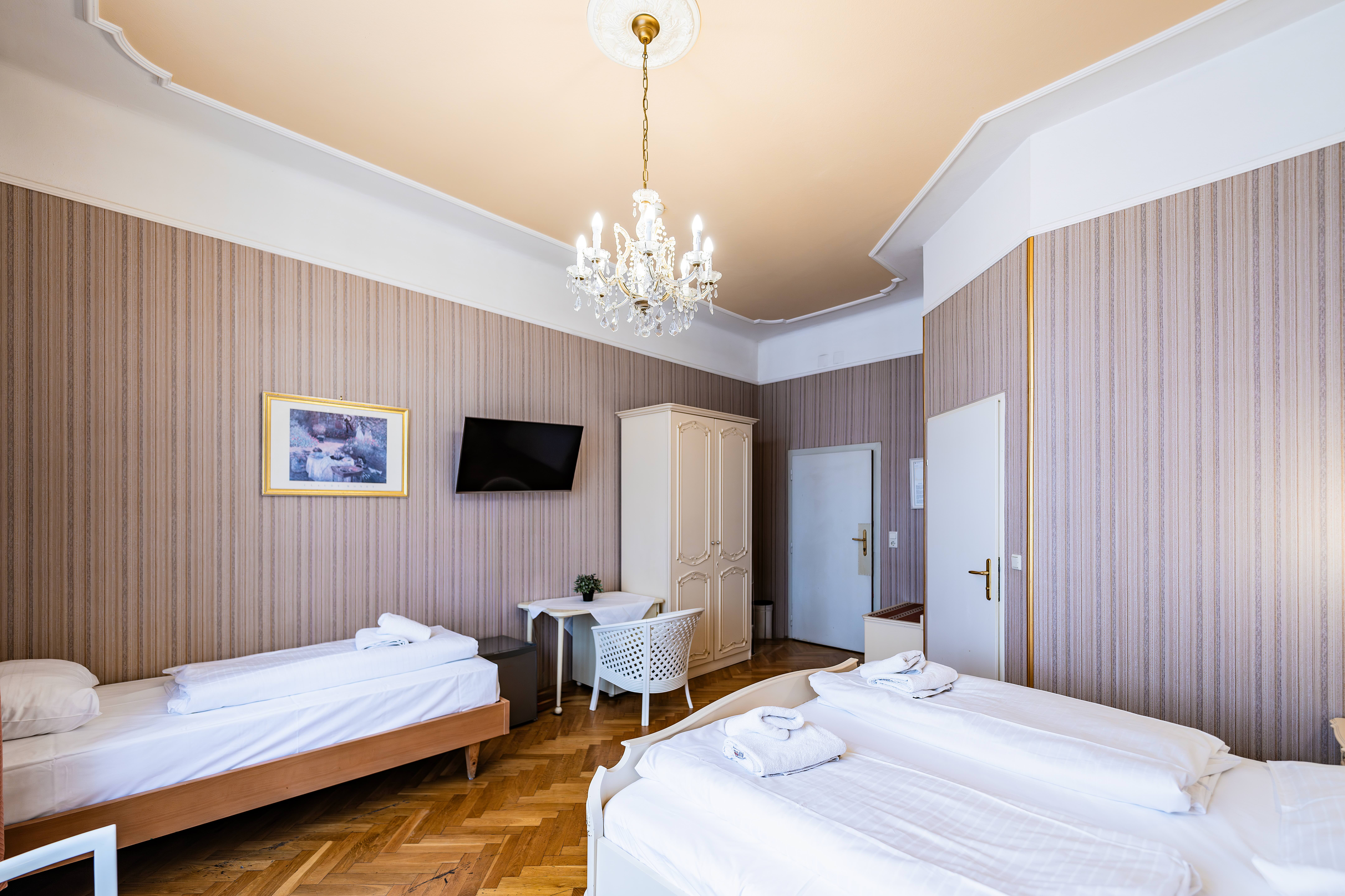غرفة قياسية ثلاثية، Hotel Pension Baronesse 7/8