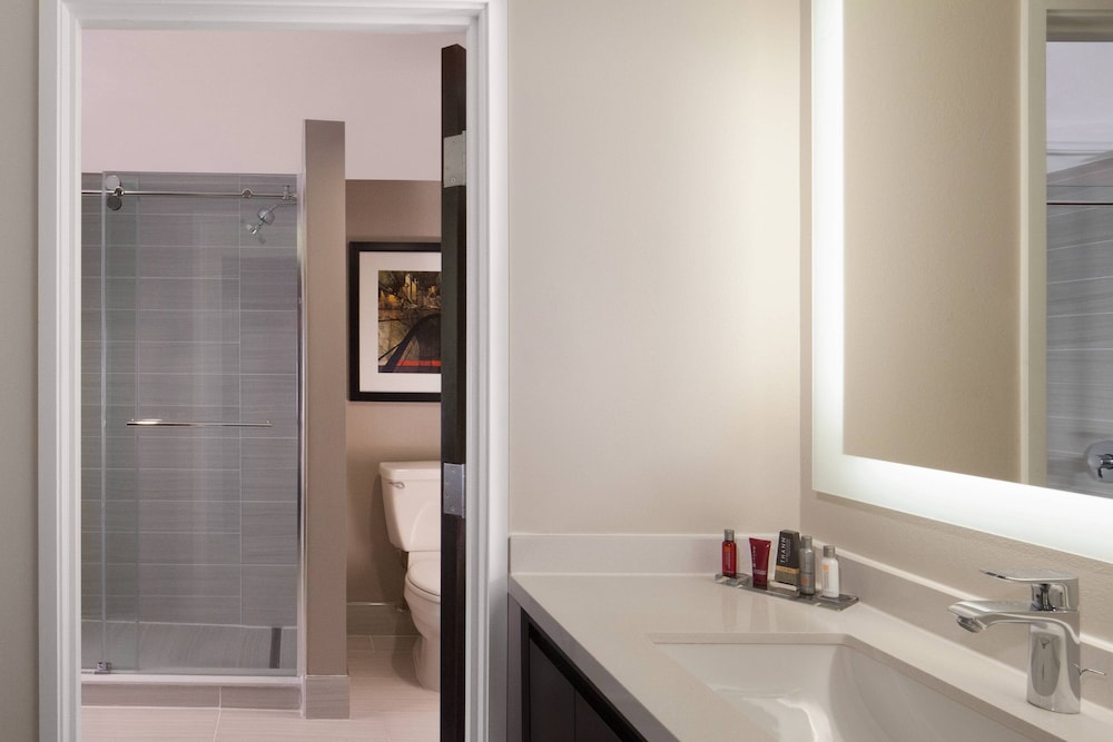 Marriott Suites Dallas Market Center 17/62