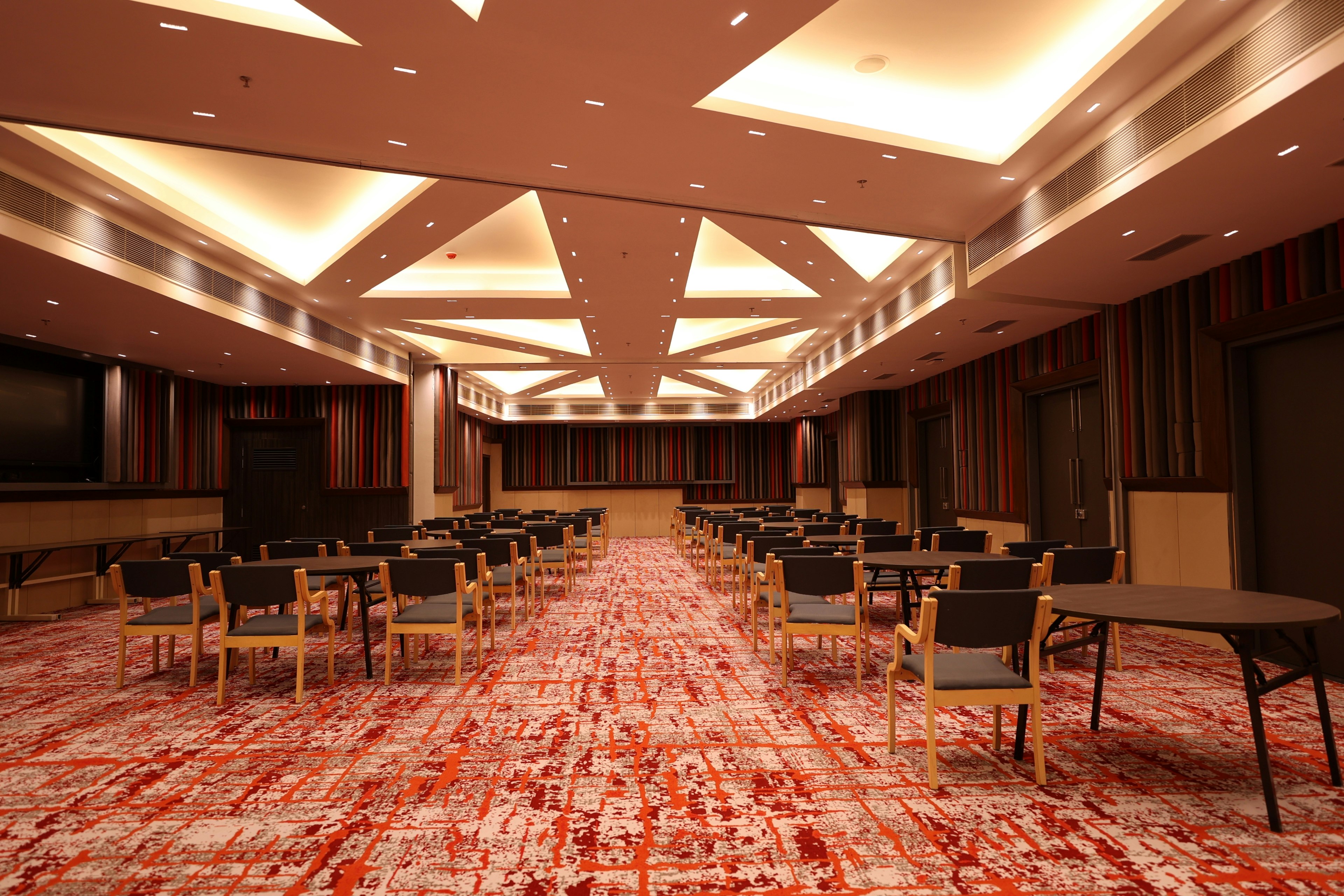 Holiday Inn Express and Suites Jaipur Gopalpura 33/43
