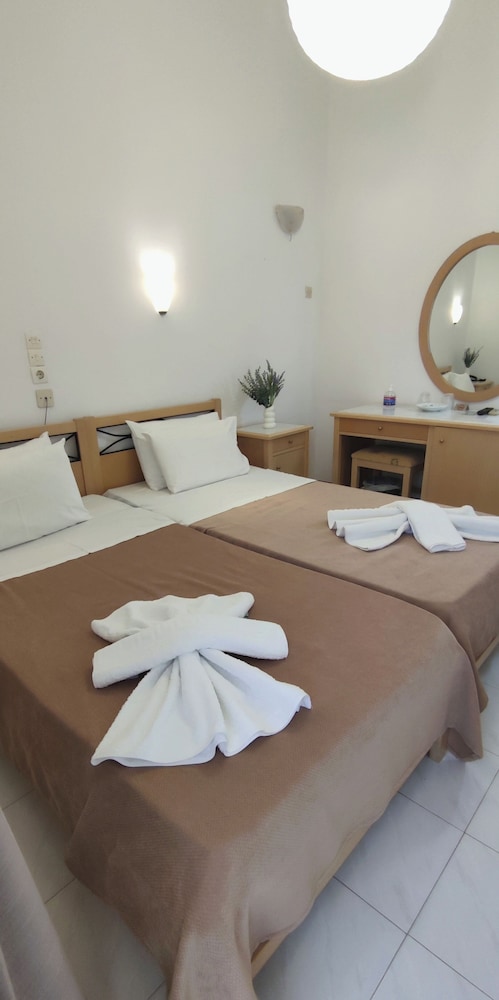 SERIFOS BEACH HOTEL 37/50