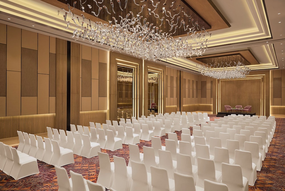 Vivanta Thane LBS Road 15/36