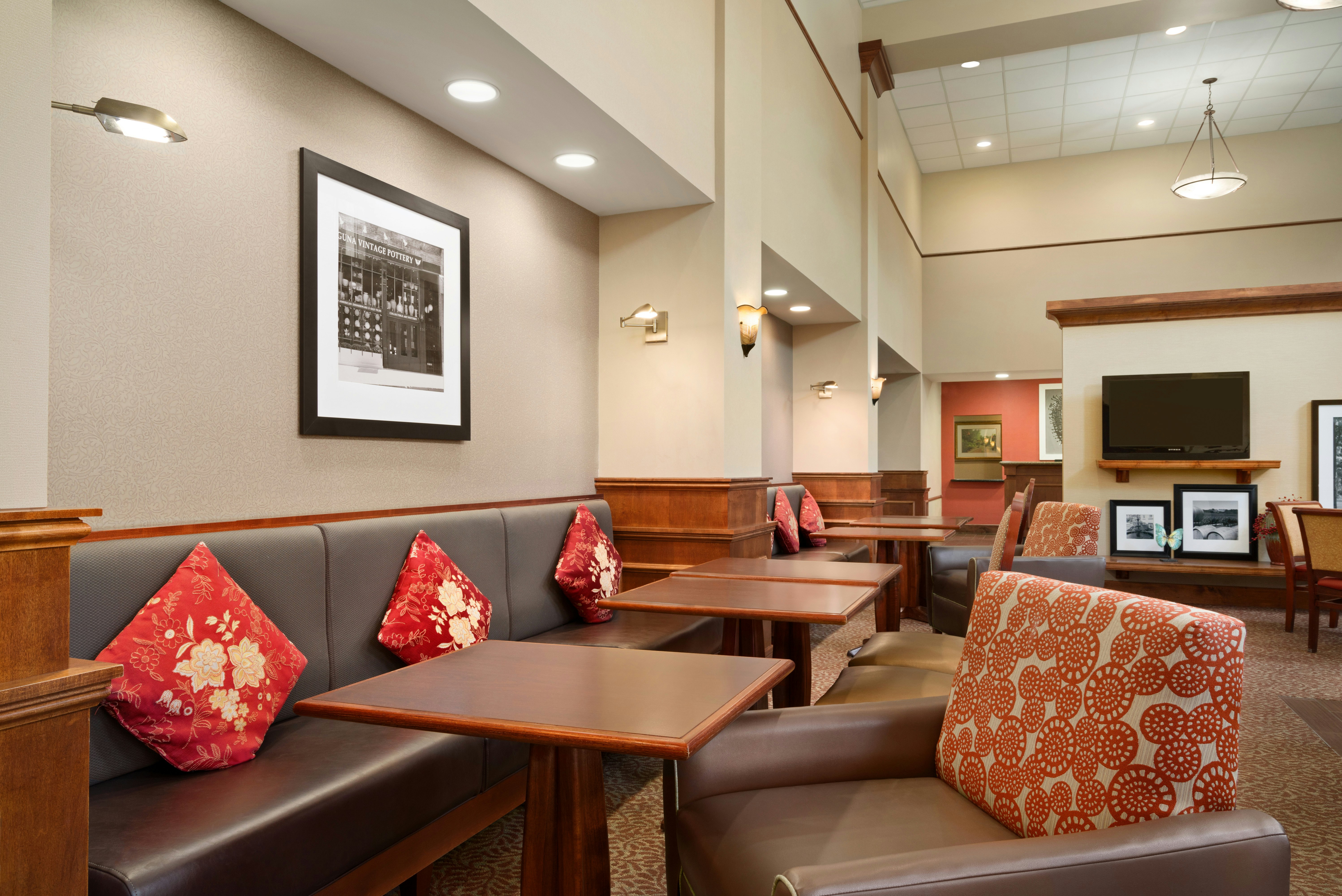 Hampton Inn And Suites Williamsburg Central 32/56