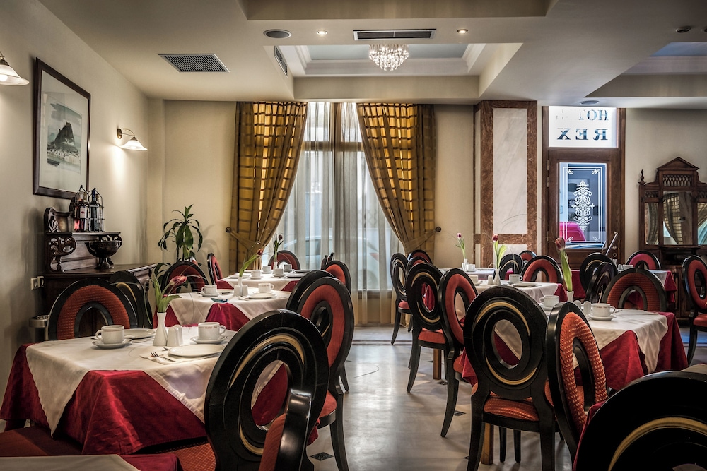Rex Hotel 43/48