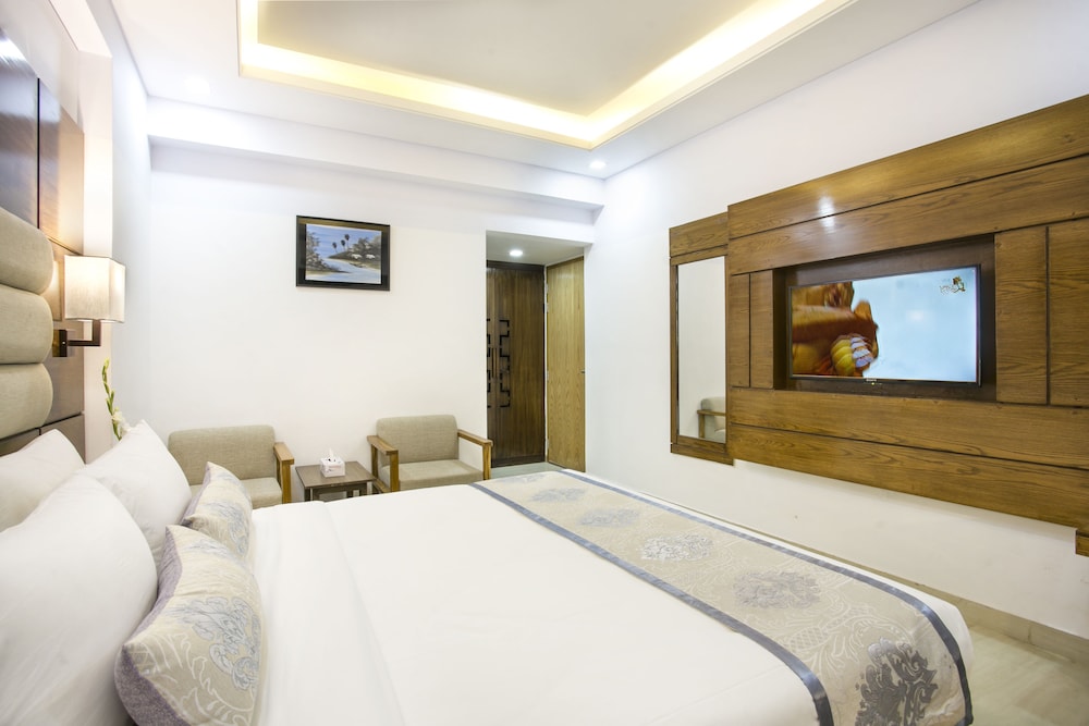 White Palace Hotel 23/61