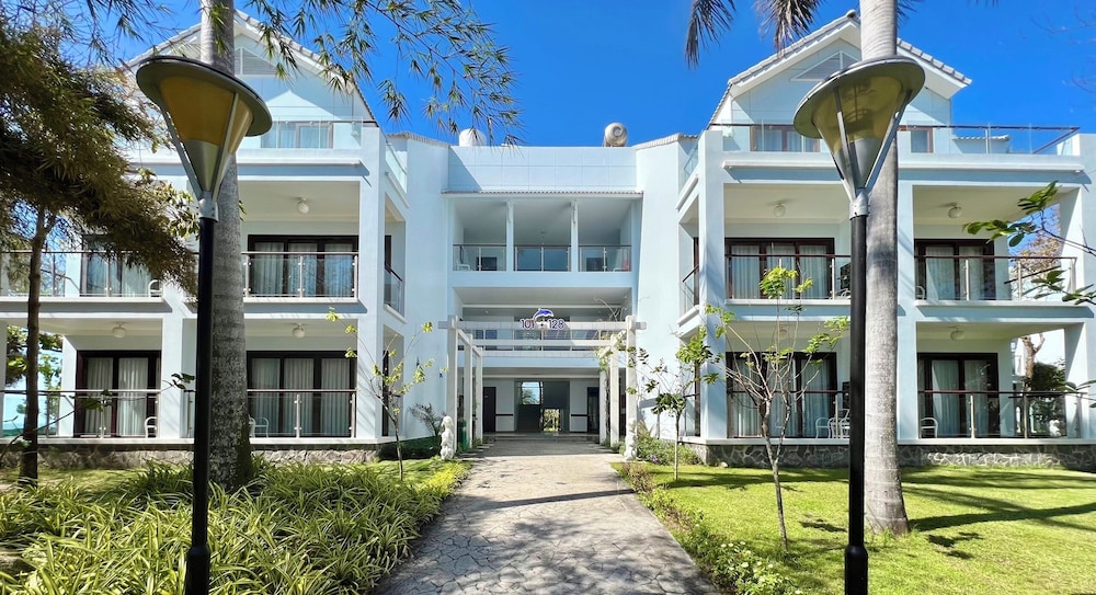 Carmelina Beach Resort 3/78