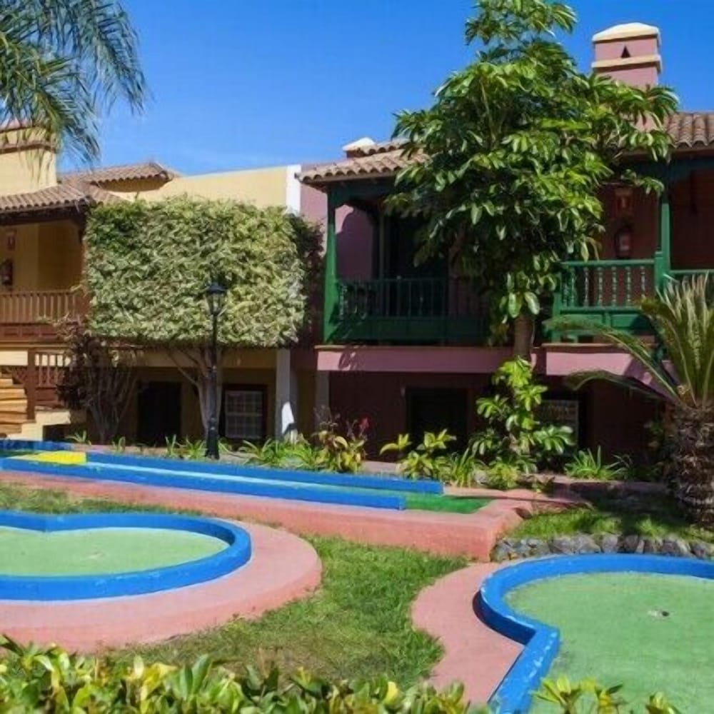 Apartamentos Oasis San Antonio 47/53