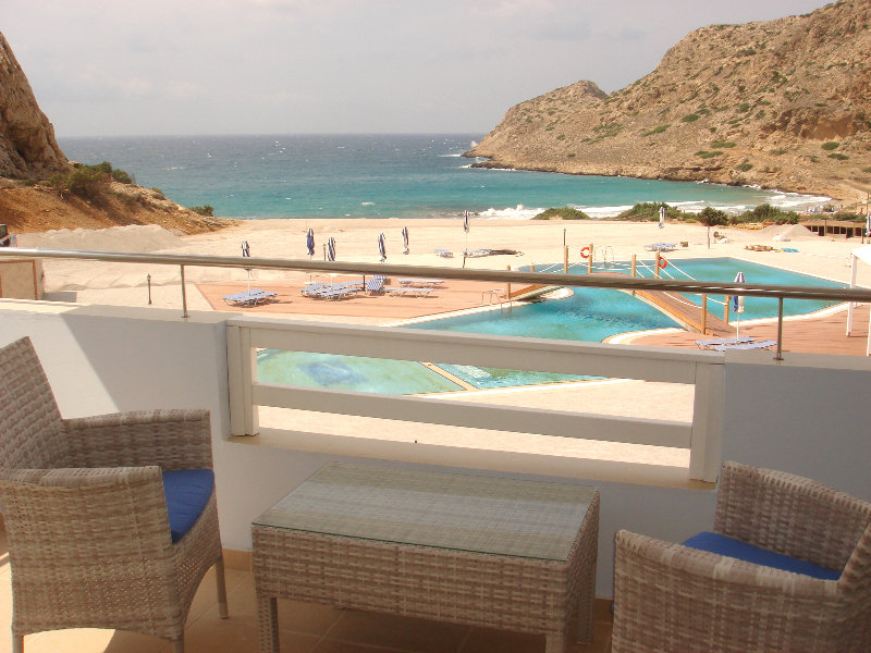 Royal Beach Hotel 49/53
