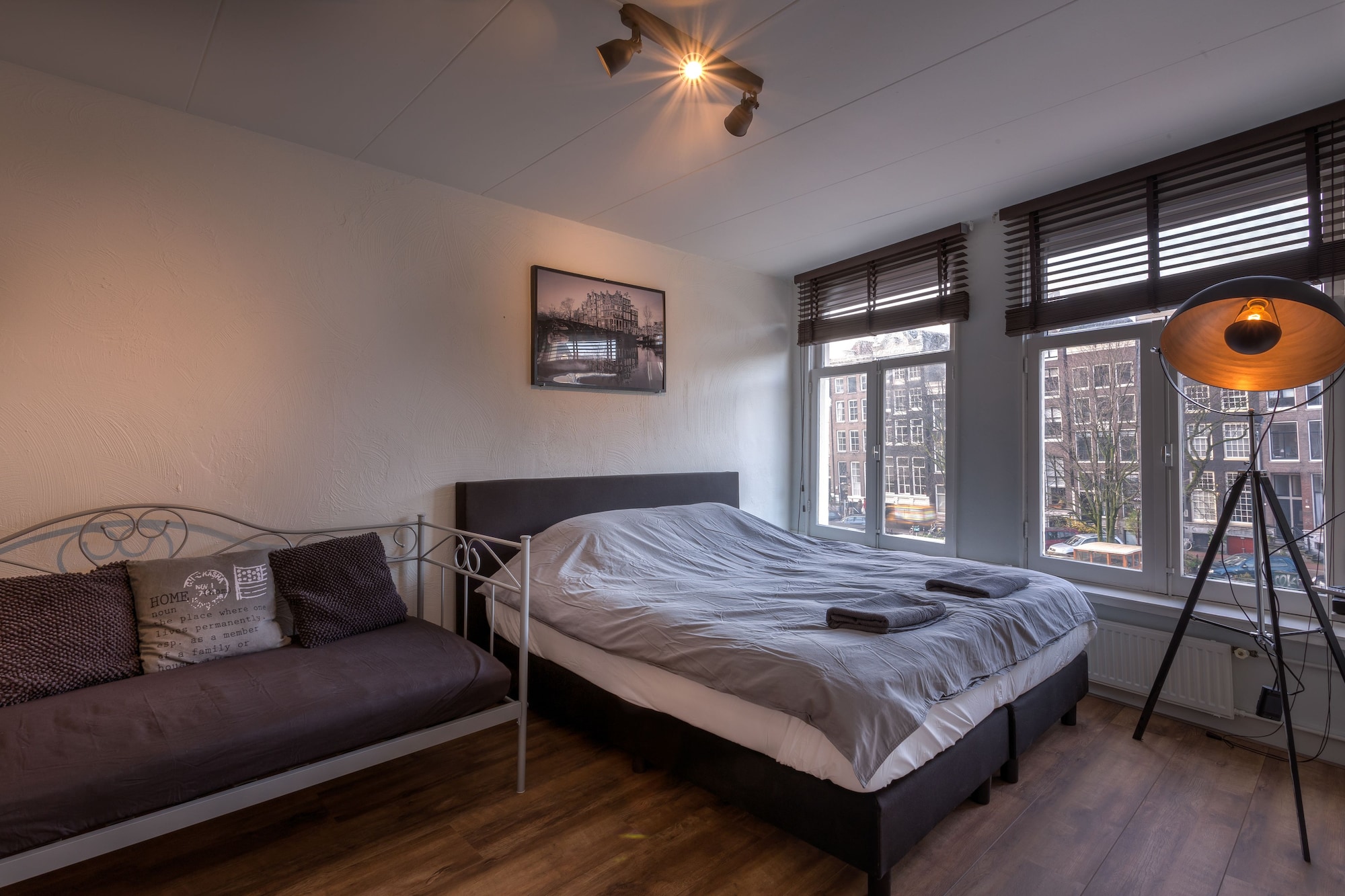 Economy, King Bed, Private Bathroom, Sofa