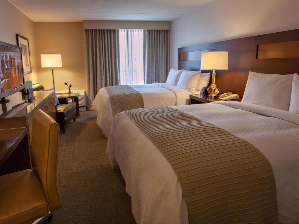 SUITE, 2 DOUBLE BEDS, ACCESSIBLE