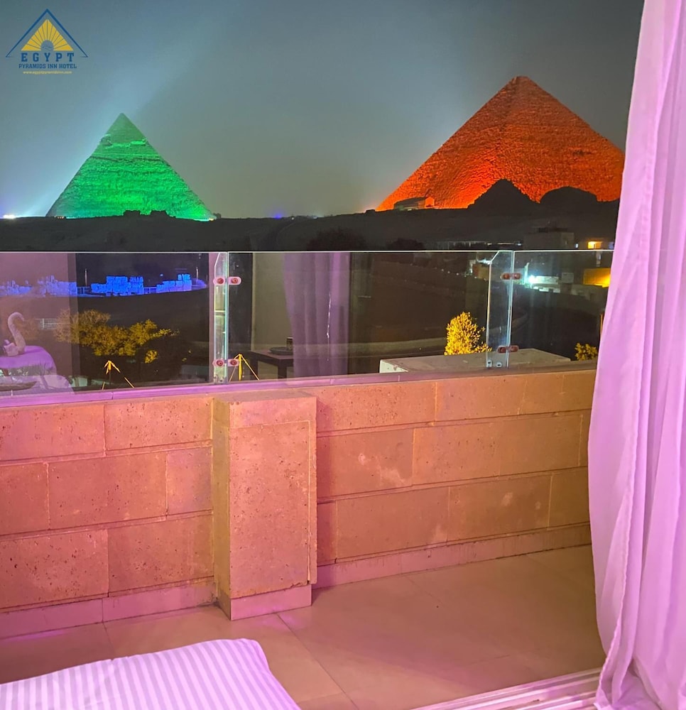 Egypt Pyramids Inn 4/50