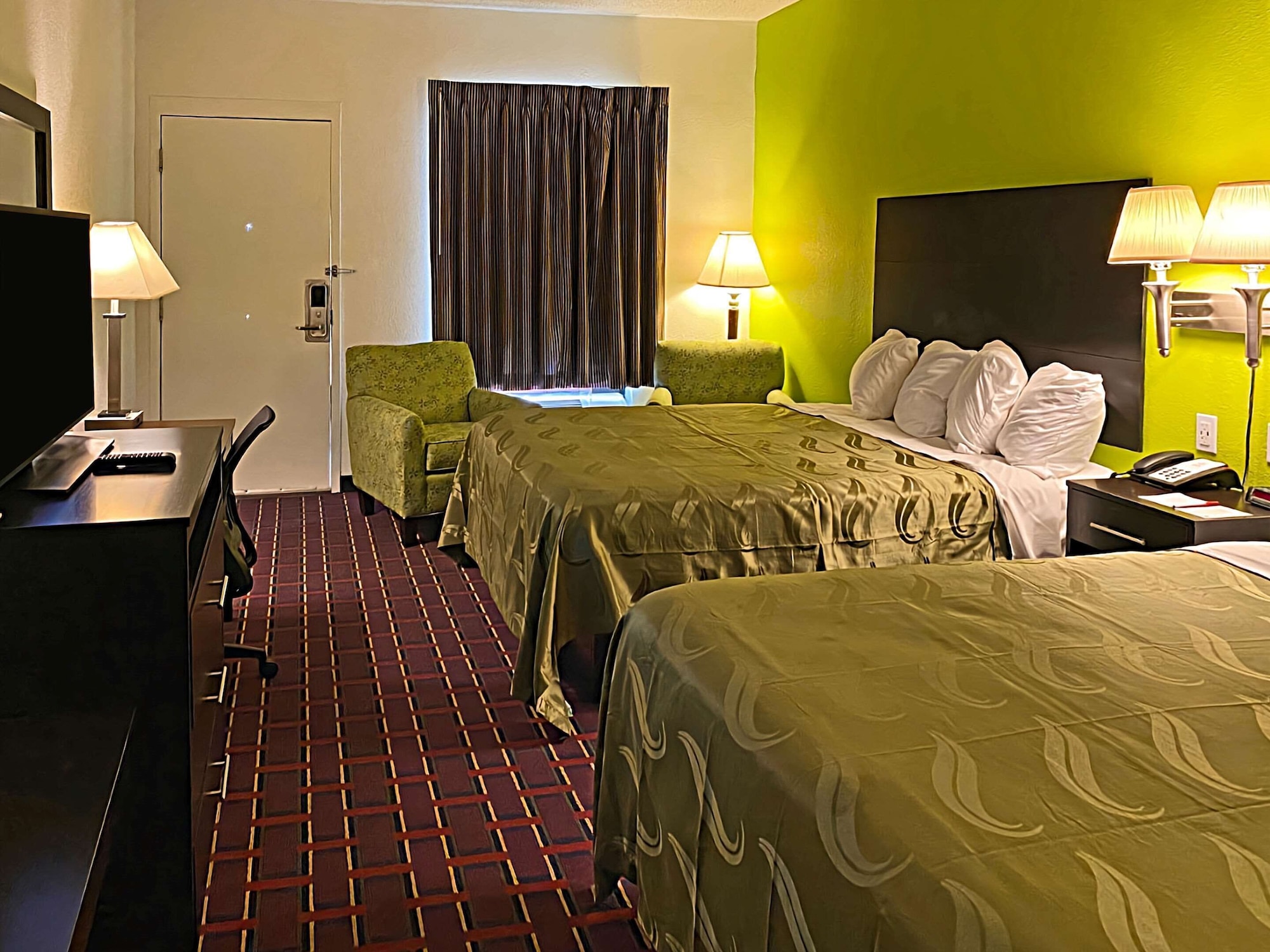 Upgrade, 2 Queen Beds
