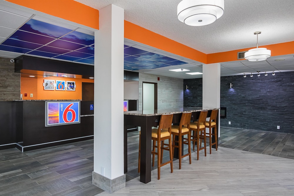 Motel6 Savannah, GA - Midtown 35/44