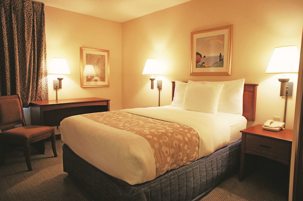 La Quinta Inn & Suites by Wyndham El Paso West Bartlett 8/20