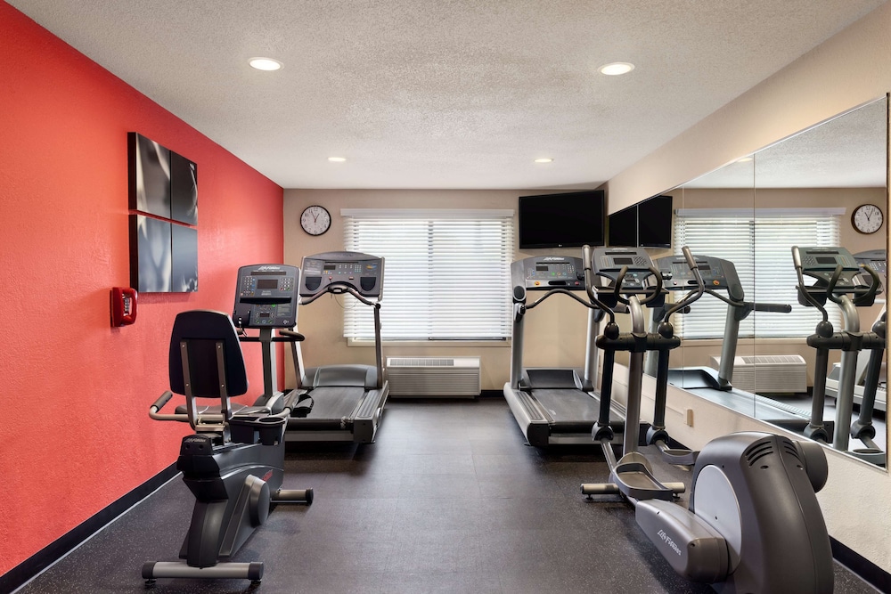Country Inn and Suites by Radisson Coon Rapids MN 12/32