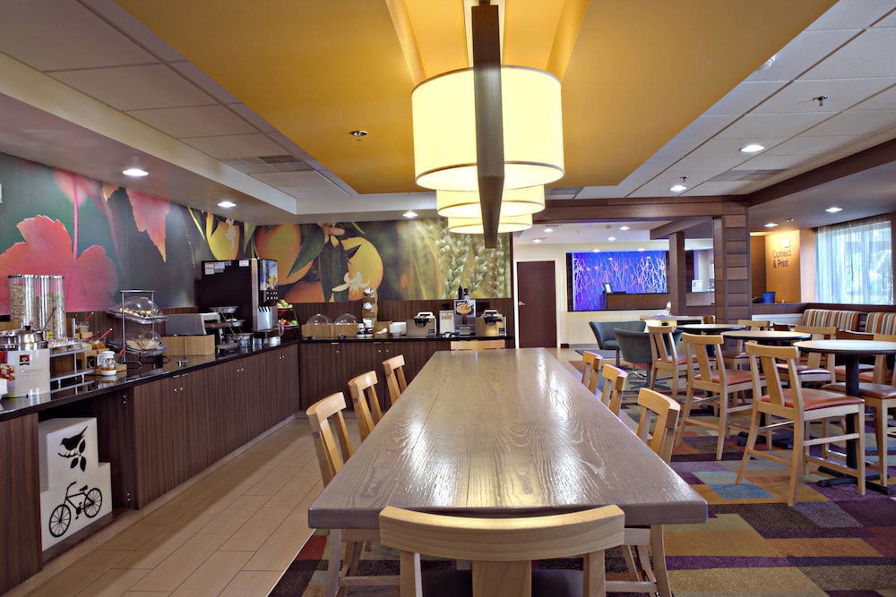 Fairfield Inn Harrisburg Hershey 38/53