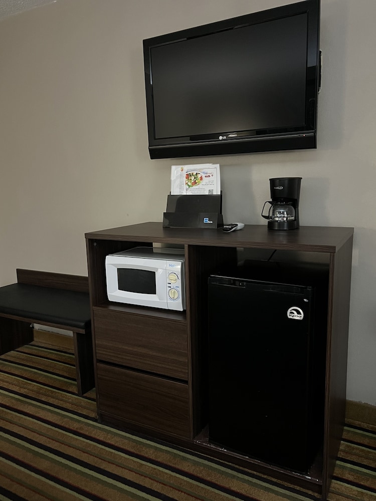 Super 8 by Wyndham Norcross/I-85 Atlanta 19/21