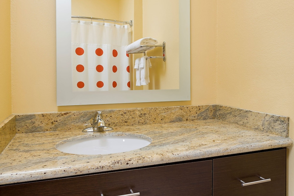 TownePlace Suites Dallas Bedford 15/34