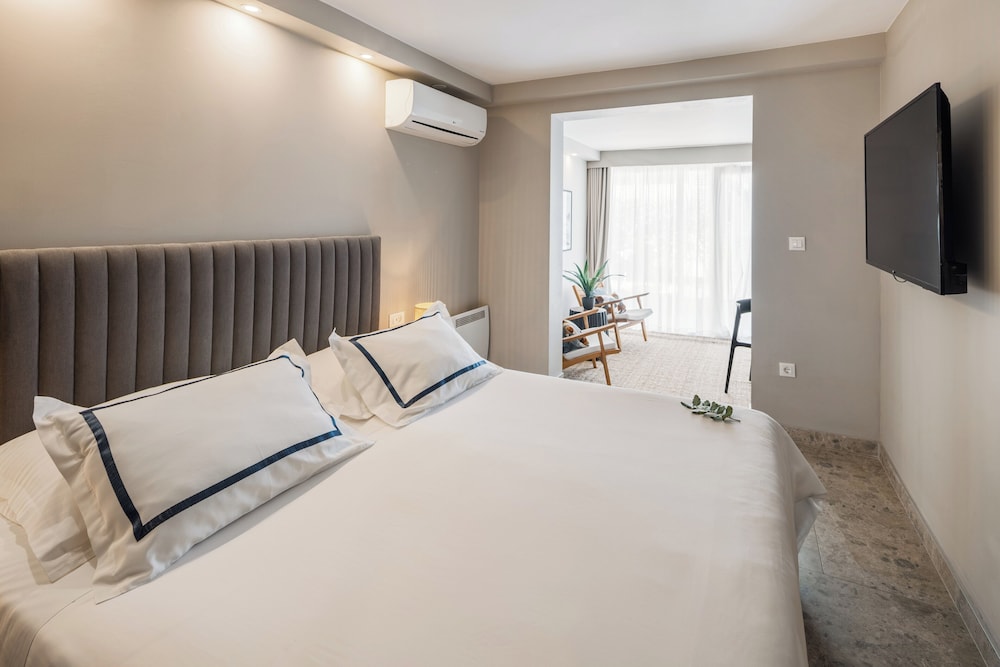 Garden, King Bed