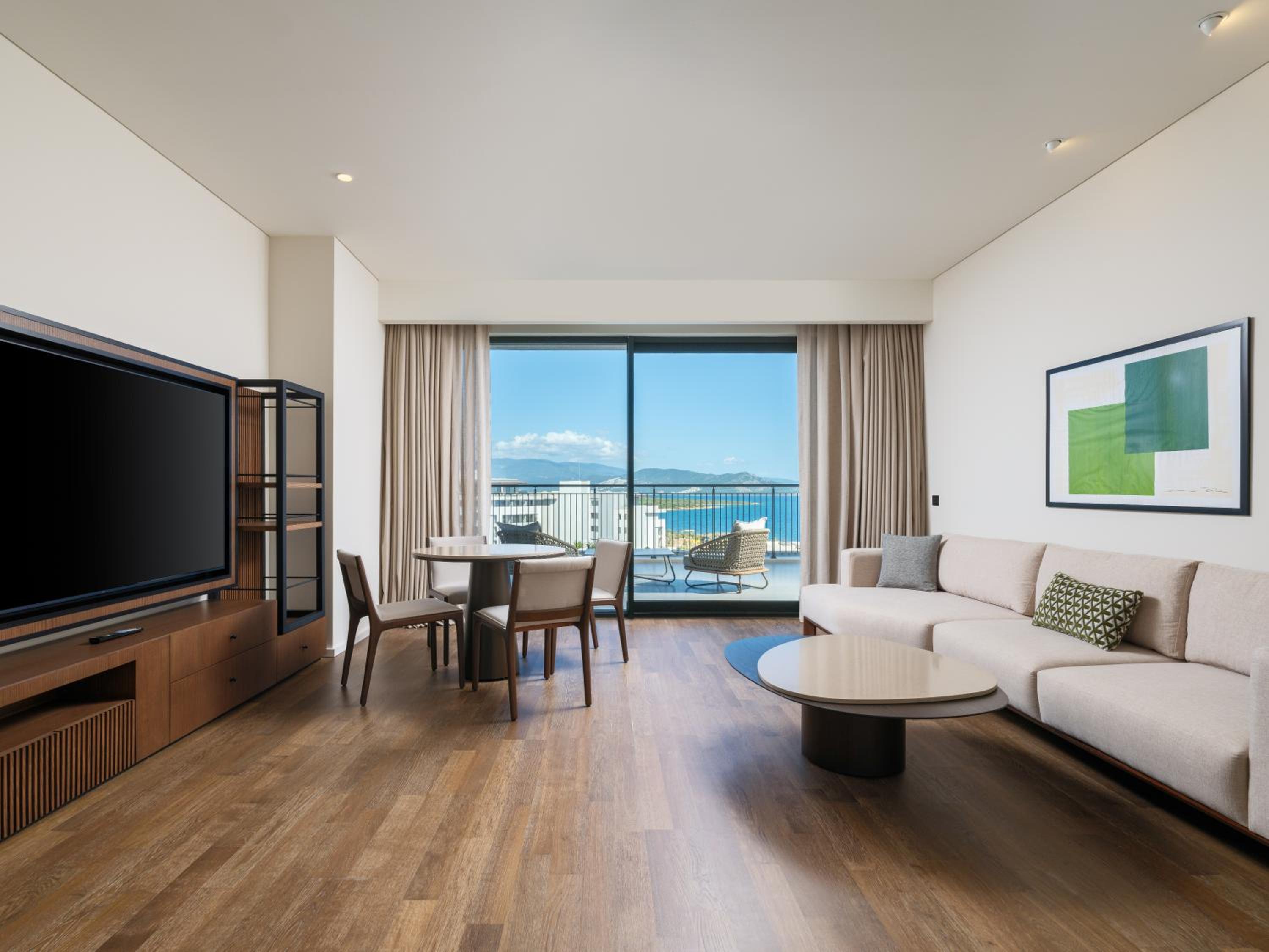 2 Bedrooms, Penthouse Suite, Sea View, Living Area