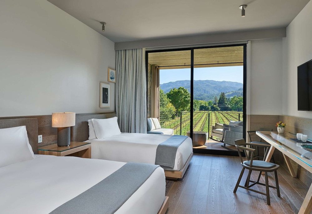 Room, 2 Queen Beds, Vineyard View, Balcony