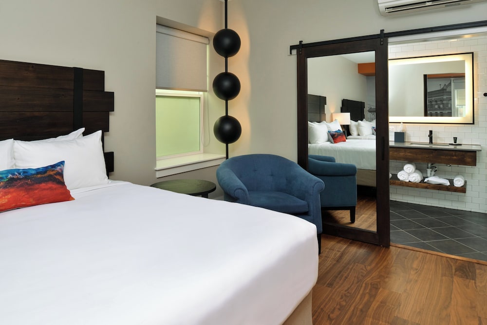 Standard, 2 Queen Beds, Accessible