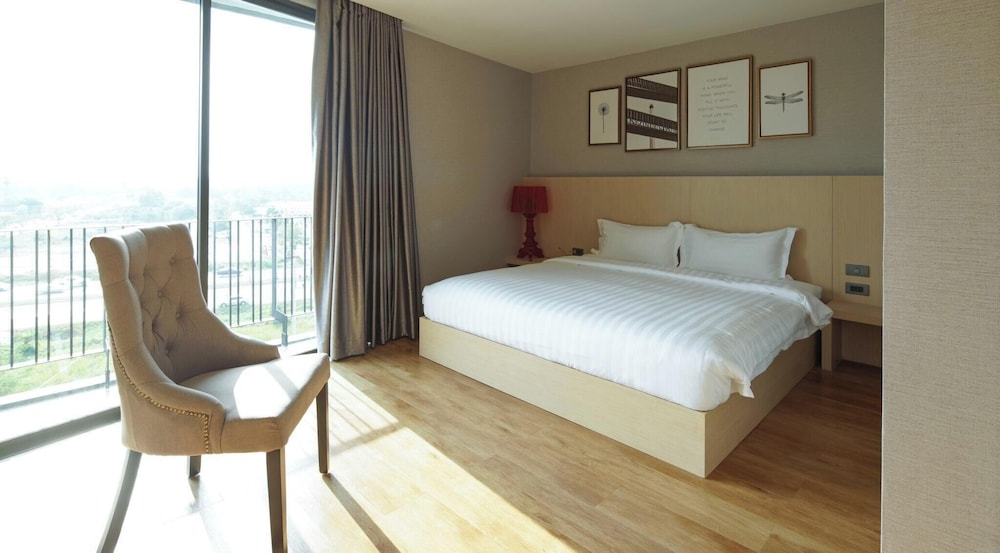 The 28Th Hotel 21/70