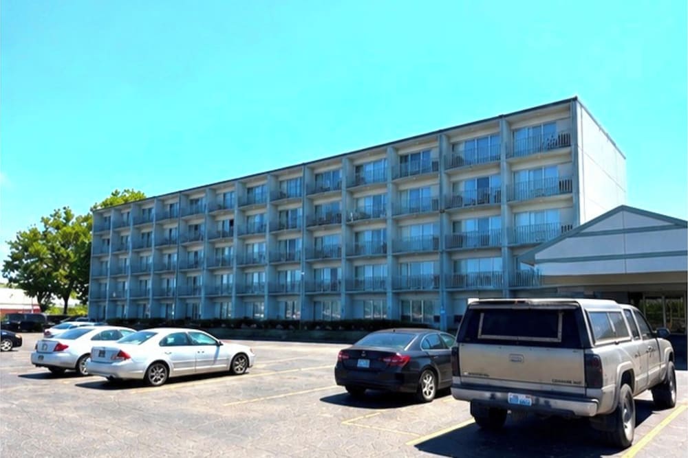 Twin City Inn & Suites Benton Harbor - St. Joseph 42/47