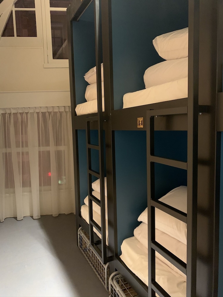 Durty Nellys Inn 41/50