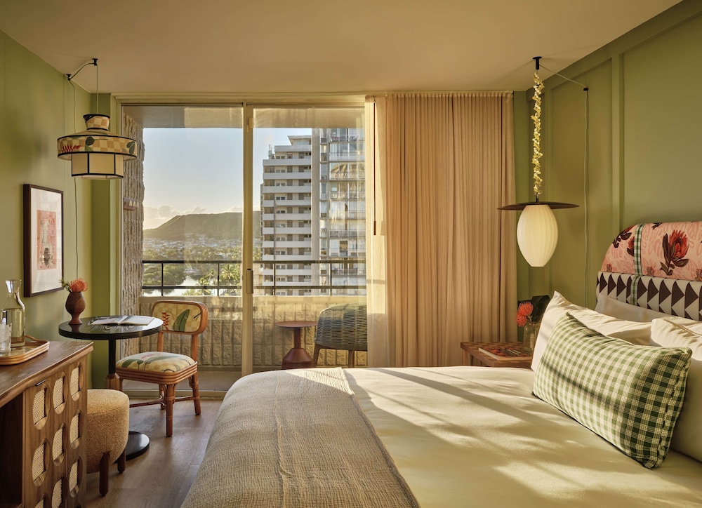 PREMIUM, KING BED, WITH VIEW