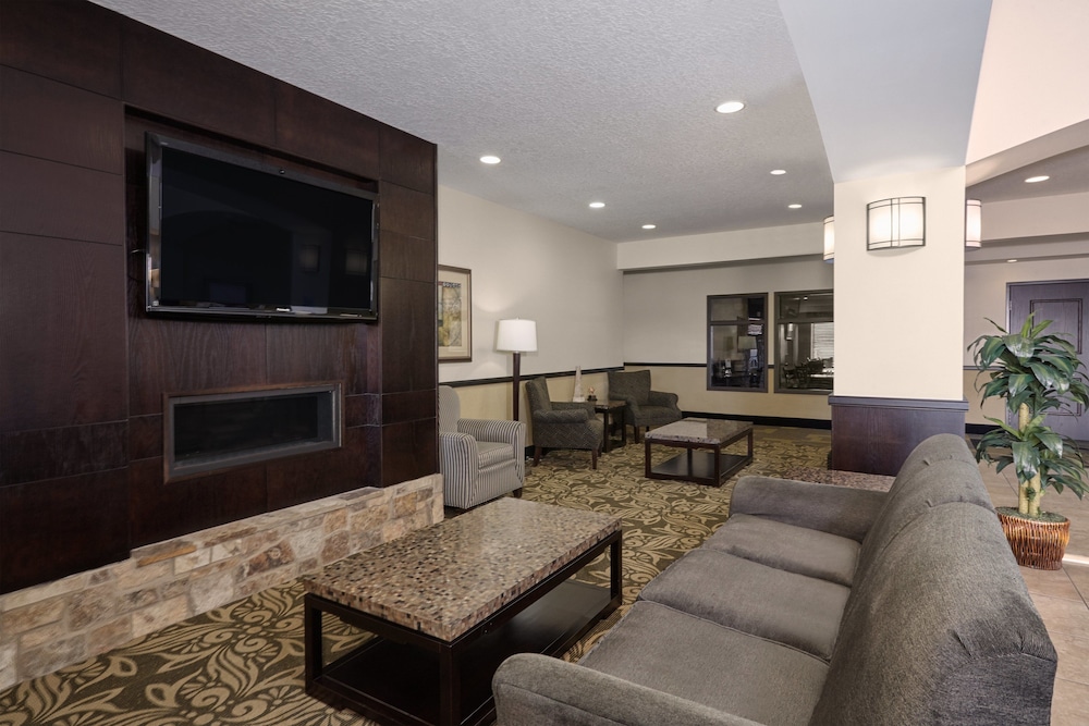 Holiday Inn Express Hotel Suites Pekin Peoria Area 45/62
