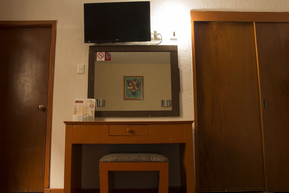 Hotel El Estadio 5/35