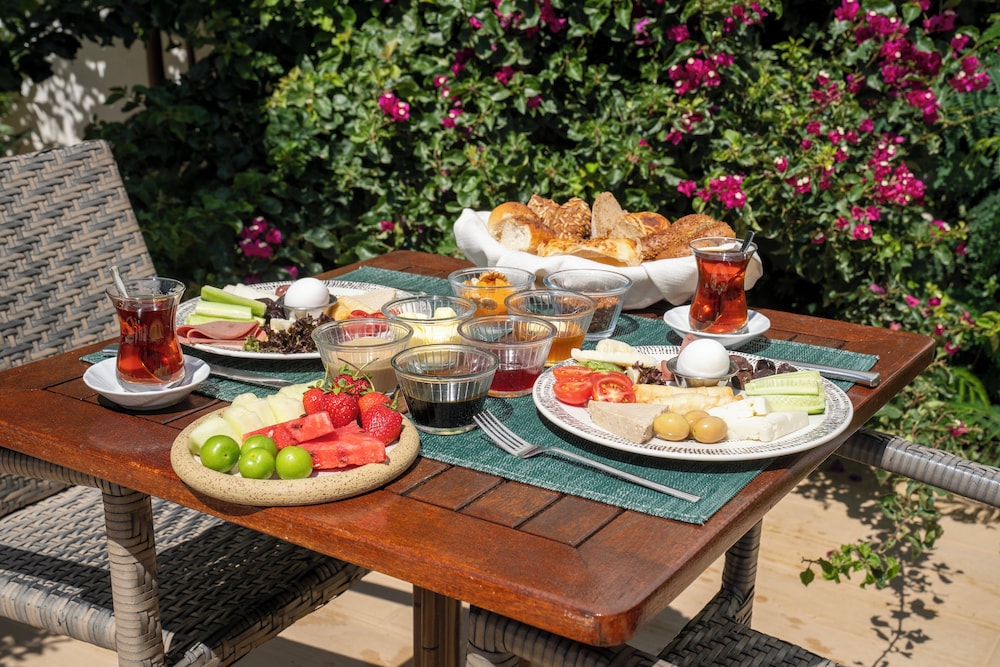 Olivias Group Hotel 23/42