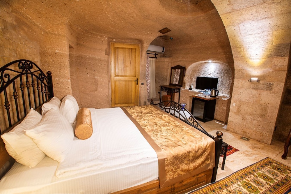 Caldera Hotel 24/77