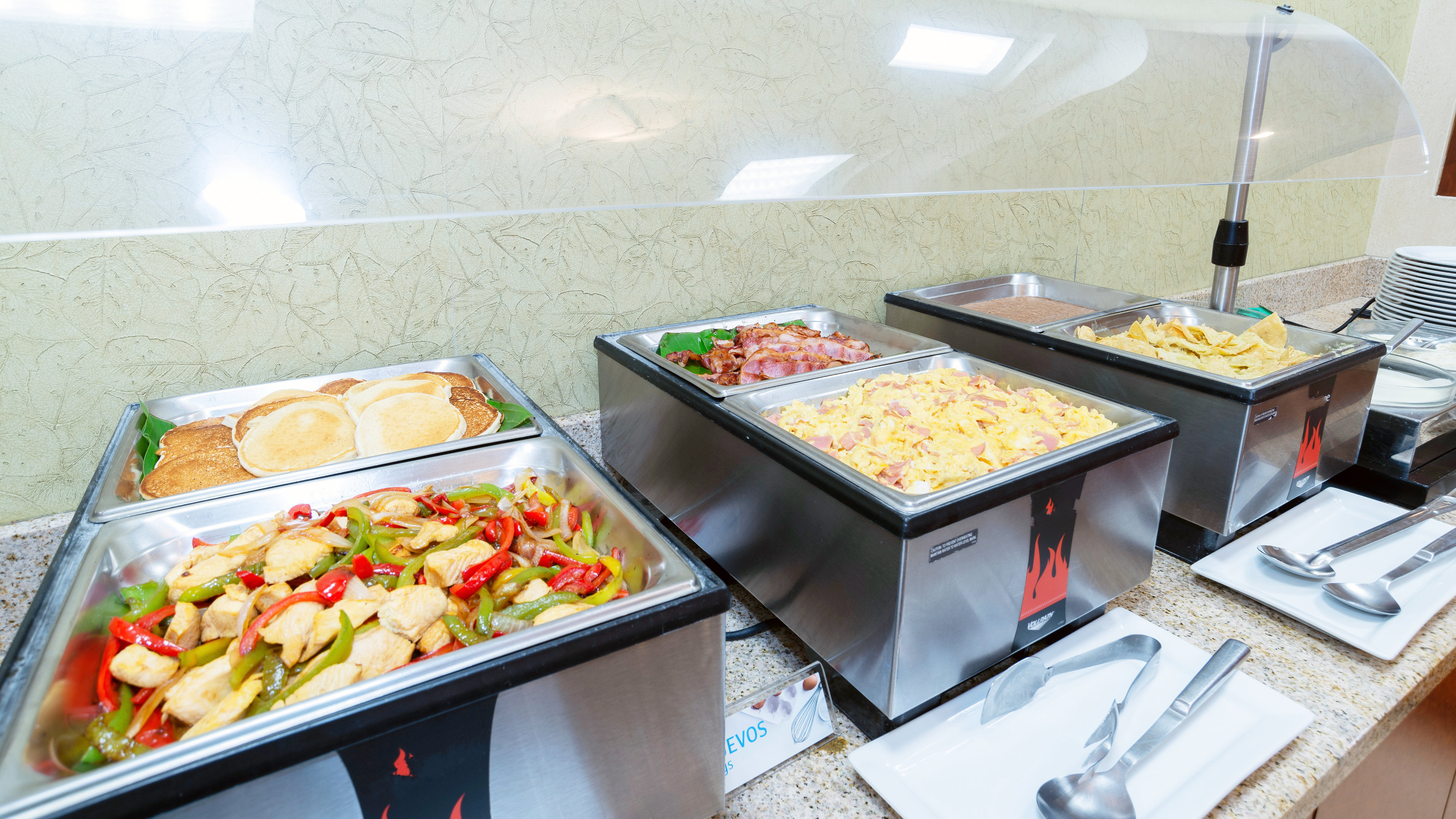 Holiday Inn Express & Suites Cuernavaca 10/50