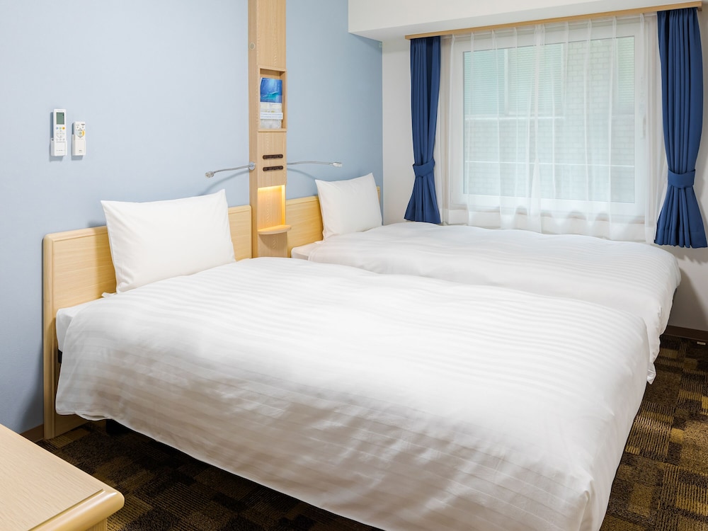 STANDARD, TWIN BEDS, SMOKING