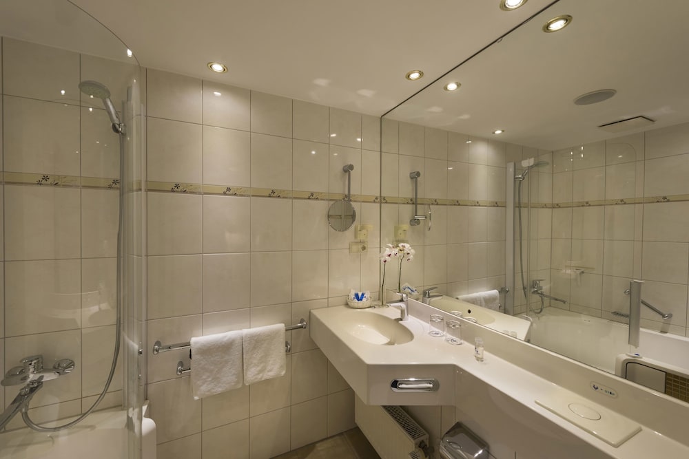 Hotel Kaiserhof Heringsdorf 44/50