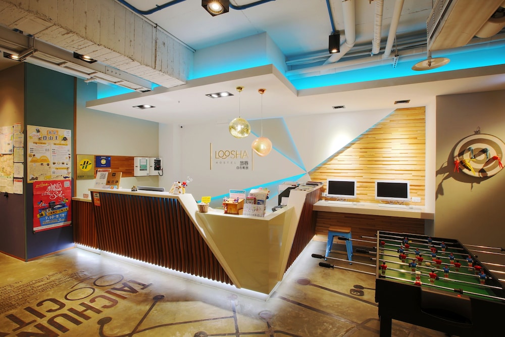 Loosha Hostel 8/69