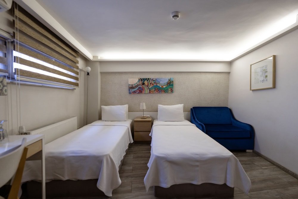 ELANAZ HOTEL 16/50